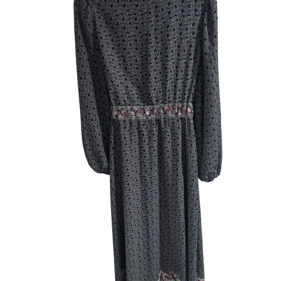 Max Studio Gray and Pink Floral Long Sleeve Dress - Picture 3 of 6